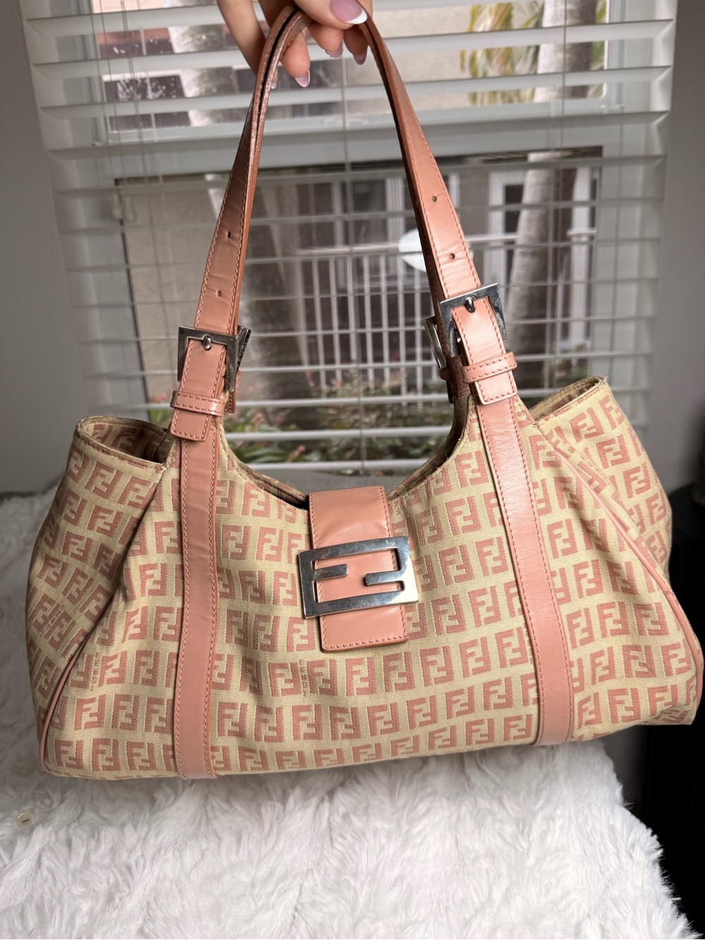 Fendi Shoulder Bag in Beige and Pink Canvas with FF Logo